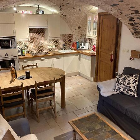 Two Bedroom Apartment La Voute, Chandon Near Meribel - Sleeps 4 Adults Or 2 Adults And 3 Children Les Allues Bagian luar foto