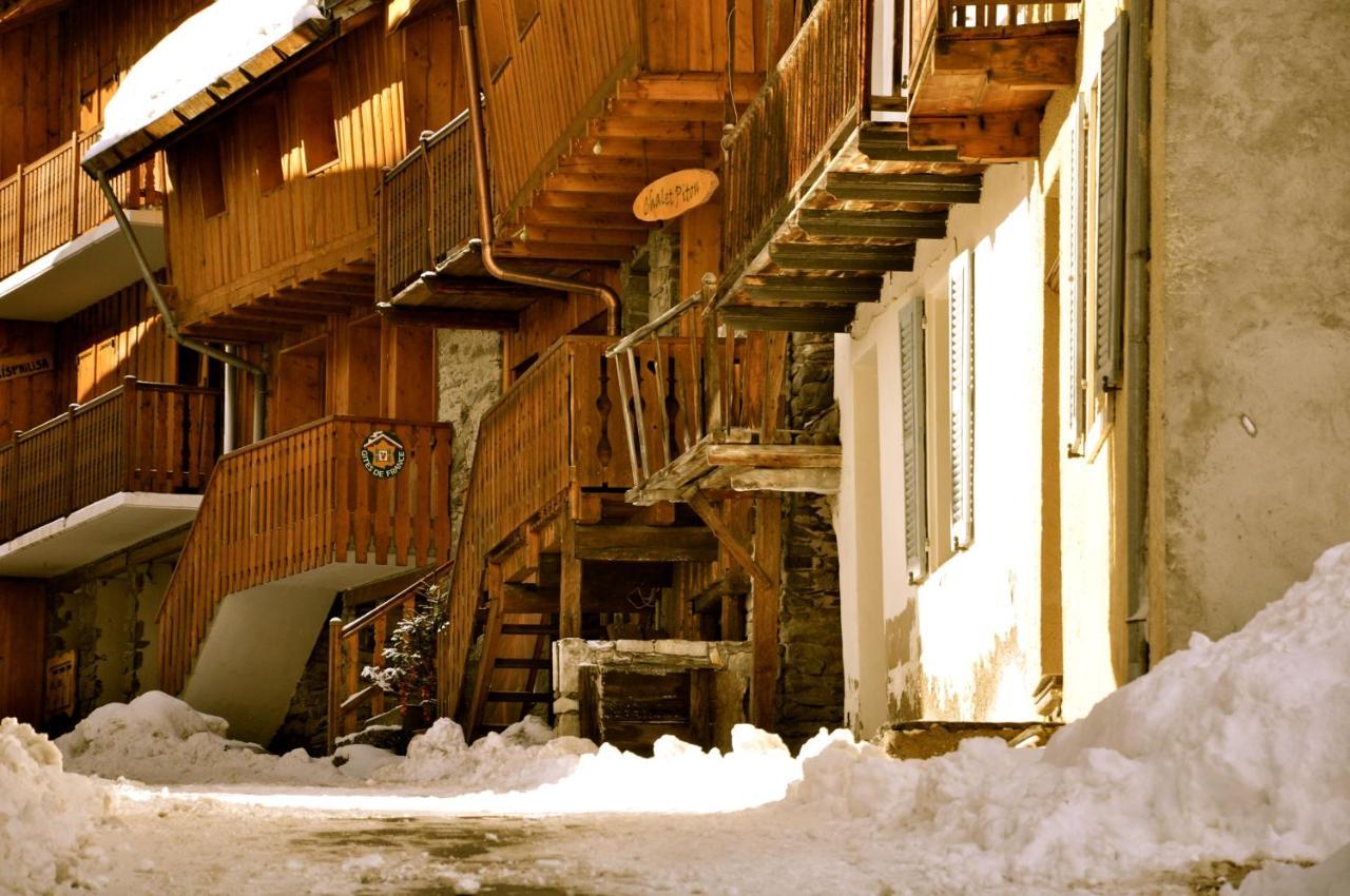 Two Bedroom Apartment La Voute, Chandon Near Meribel - Sleeps 4 Adults Or 2 Adults And 3 Children Les Allues Bagian luar foto