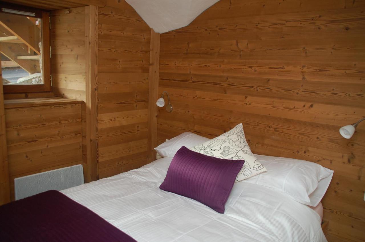Two Bedroom Apartment La Voute, Chandon Near Meribel - Sleeps 4 Adults Or 2 Adults And 3 Children Les Allues Bagian luar foto