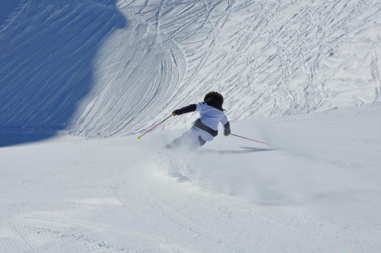 Two Bedroom Apartment La Voute, Chandon Near Meribel - Sleeps 4 Adults Or 2 Adults And 3 Children Les Allues Bagian luar foto