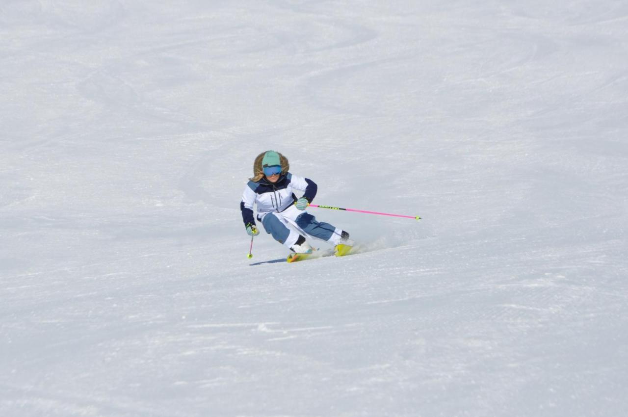 Two Bedroom Apartment La Voute, Chandon Near Meribel - Sleeps 4 Adults Or 2 Adults And 3 Children Les Allues Bagian luar foto