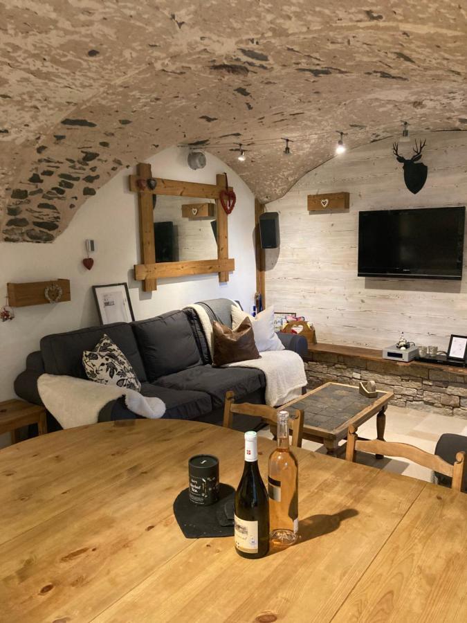 Two Bedroom Apartment La Voute, Chandon Near Meribel - Sleeps 4 Adults Or 2 Adults And 3 Children Les Allues Bagian luar foto